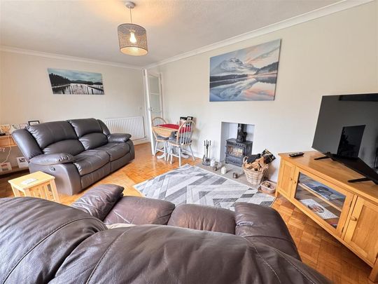 2 bedroom detached bungalow to rent - Photo 1