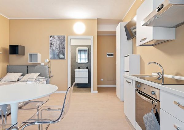 Via Luciano Manara, Milan, Lombardy 20122