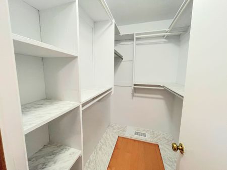 For Lease - 58 Marathon Crescent, Toronto, Ontario - Photo 3