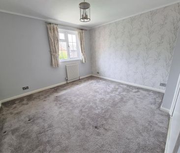 34 Claydon Road, Woking - 4 bedrooms Property for lettings - Seymours - Photo 4