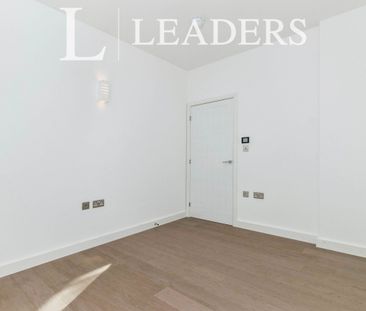 2 bedroom apartment to rent Vista House, Lincoln Road, Dorking, RH4 - Photo 3