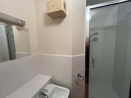 Rookwood Court, Guildford, Surrey, GU2 - Photo 5