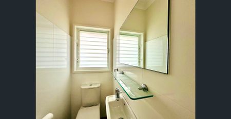 NEW RENOVATION-TIMBER FLOORS-QUIET 2BED+STUDY-REAR TERRACE - Photo 4