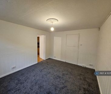 3 bedroom end of terrace house to rent - Photo 3