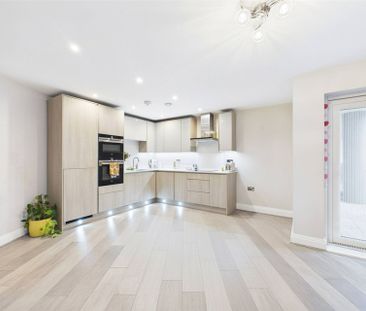 2 bedroom in The Picturehouse, Maidenhead - Photo 3