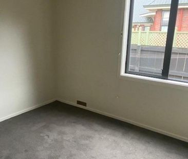 Queens Park - Photo 3