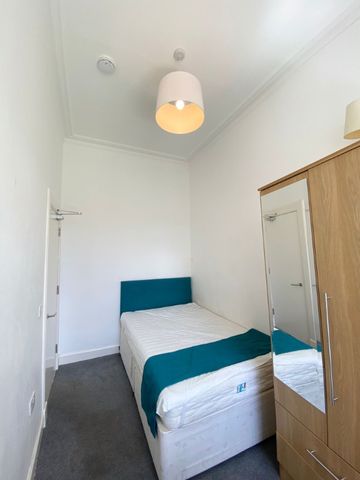 4 bedroom apartment to rent - Photo 4