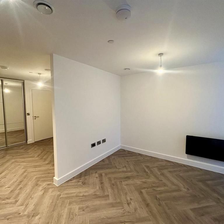 Studio to rent - Photo 1