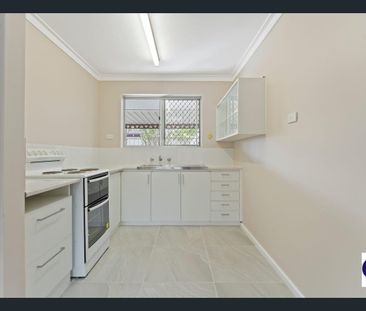 Charming Hillside 1 bedroom unit - Photo 5