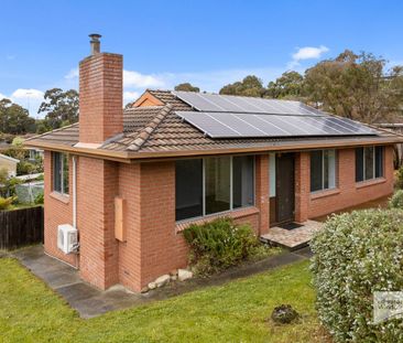 Spacious 3 Bedroom Home with Solar Power & Modern Comforts - Photo 6