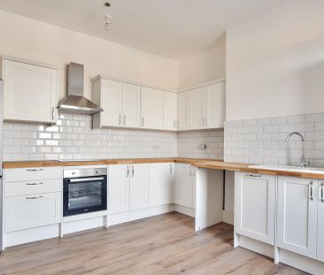 3 bedroom apartment to rent - Photo 3