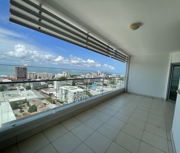 Fantastic Apartment With Great Views - Photo 1