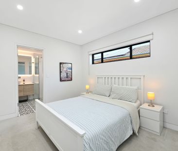 Boutique Family Sized Townhome With A Rooftop Retreat, Walk To Park... - Photo 4