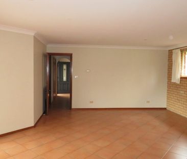 SPACIOUS FOUR BEDROOM HOME, CLOSE TO THE CBD! - Photo 6