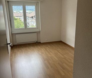 4.5-Zimmer-Wohnung mit Weitblick - zentral & modern - Photo 2
