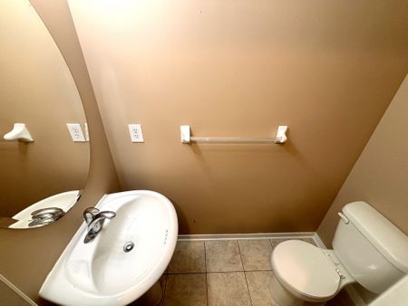 For Lease - 3319 Mikalda Road, Burlington, Ontario - Photo 3