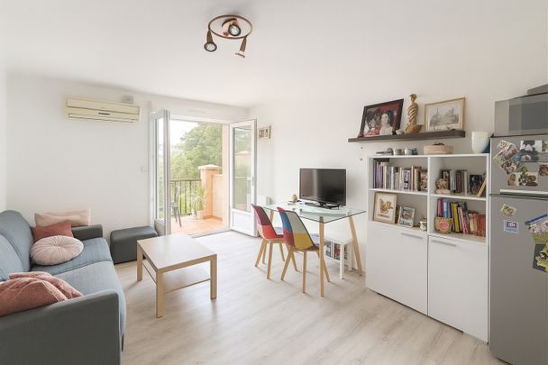 Location Appartement 2 pièces 32m² VILLENEUVE LES AVIGNON 30400 - Photo 1