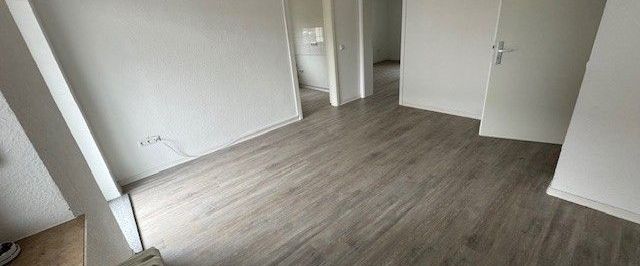 Frisch renovierte 2,5 Zimmerwohnung mit Balkon - Foto 1