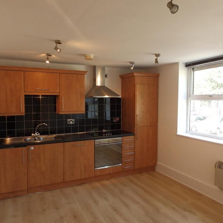 2 bedroom flat to rent - Photo 1
