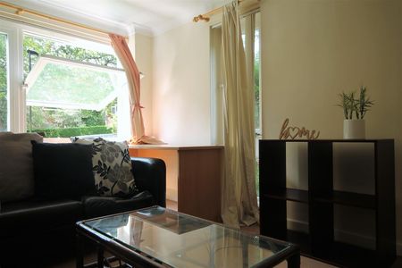 Dene Court, High Heaton - Photo 2