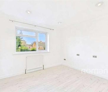 Hazel Road, Mytchett, Camberley, GU16 - Photo 3