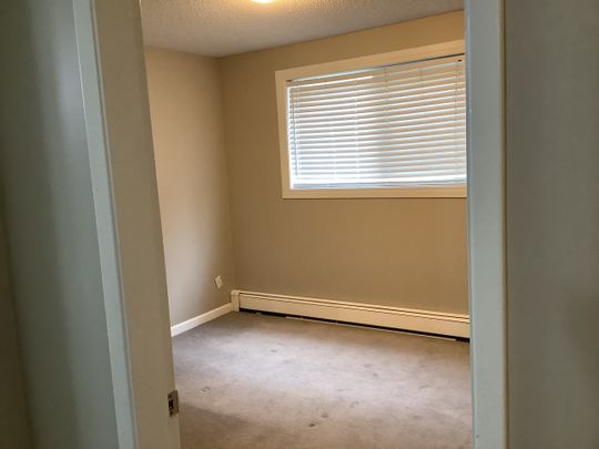 Wynton Manor - Photo 1