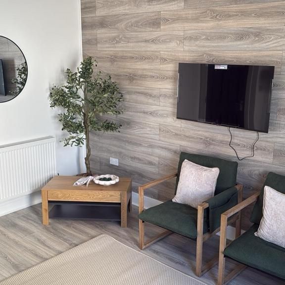 1 bedroom in a house share to rent - Photo 1