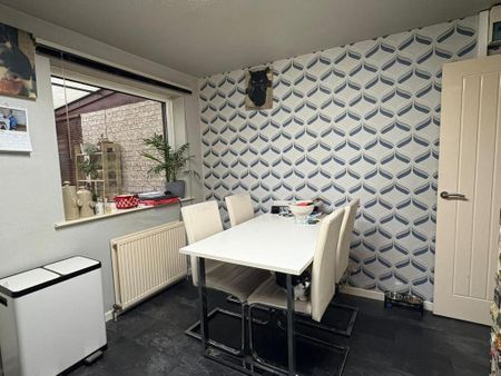 2 bedroom terraced house to rent - Photo 2