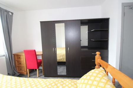 Marsh Lane, PRESTON PR1 8RT - Photo 4