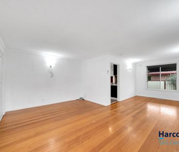 Charming Family Home in a Peaceful Neighbourhood - Photo 1