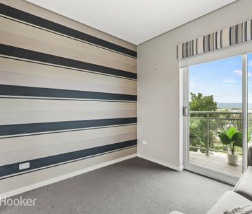 205/62 City View Boulevard, LIGHTSVIEW - Photo 2