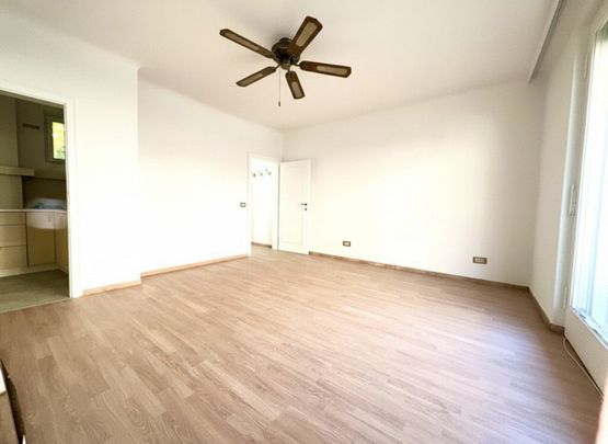 IM HERZEN NUSSDORFS I Urban trifft Weinberge – Modernes Single-Apartment mit Balkon und Heurigen um die Ecke - Foto 1