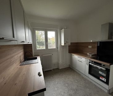 Location Appartement 3 pièces 65m² LE CREUSOT 71200 - Photo 4