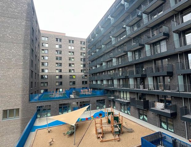 Großzügiges Appartement mit Einbauküche und Balkon. Sofort für Sie bereit! - Photo 1