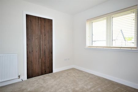 4 bedroom detached house to rent - Photo 5