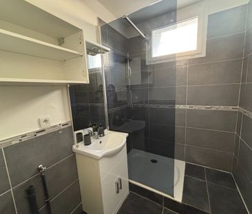 Location Appartement 3 pièces 55m² ROMANS SUR ISERE 26100 - Photo 5