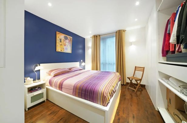 Room in a Shared Flat, St. John's Hill, SW11 - Photo 1