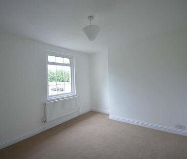 Stamford Green Road, Epsom, Surrey, KT18 7SR - Photo 2