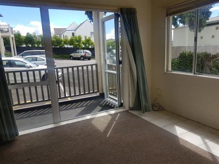 Property Management72 Kitchener Road, Milford - Apartment for Rent - Photo 2