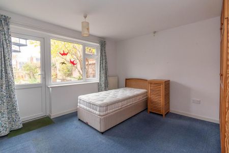 3 bedroom semi-detached house to rent - Photo 3