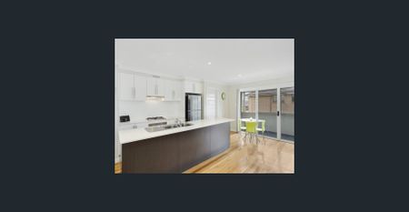 Premium Studio Apartment with a Private Courtyard - Photo 3