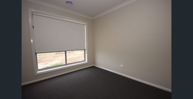 Family home in Armstrong Waters that will not disappoint! - Photo 1