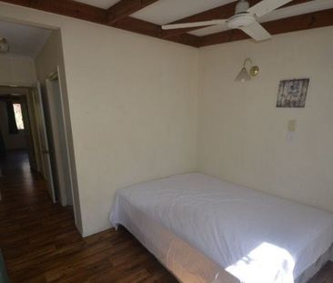 CENTERALLY LOCATED 2 BEDROOM HOME - READY TO MOVE IN! - Photo 5