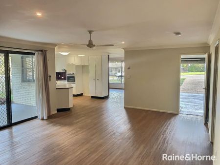 Four Bedroom Home in Clinton! - Photo 2