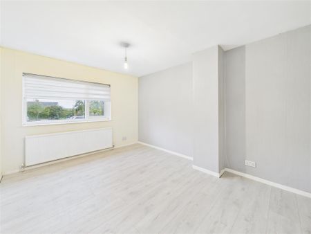 3 bedroom Semi-detached house to rent - Photo 4