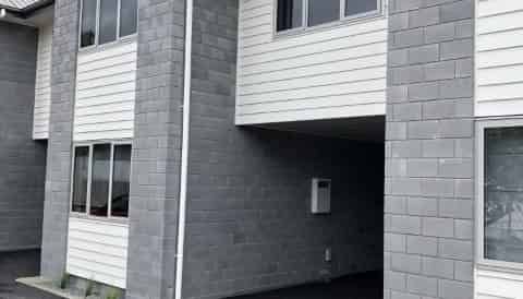 Immaculate, Fully Furnished Studios – Prime Location Near Hospital - Photo 1