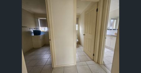 Family home in Cranbourne East - Photo 5