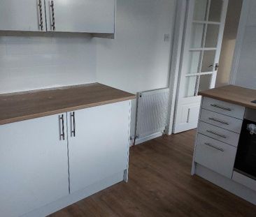 3 bedroom terraced house to rent - Photo 6