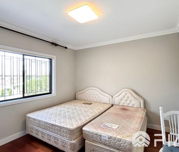 For Lease: Impressive 5-Bedroom, 3-Bathroom Family Home in Lidcombe - Photo 6