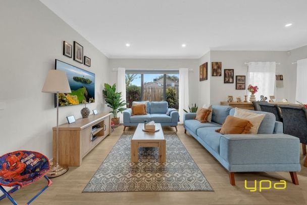 Charming Family Home in Lynbrook - Photo 1